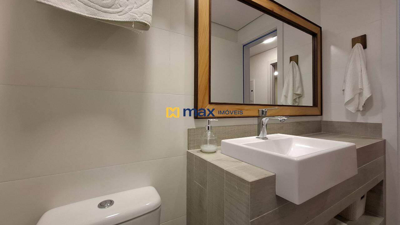 Apartamento à venda no Praia Brava: Banheiro social