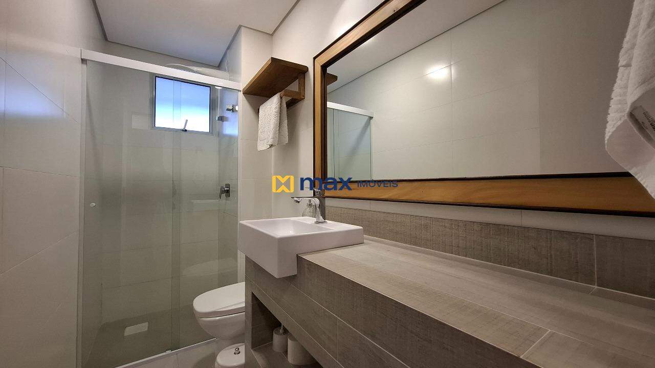 Apartamento à venda no Praia Brava: Banheiro social