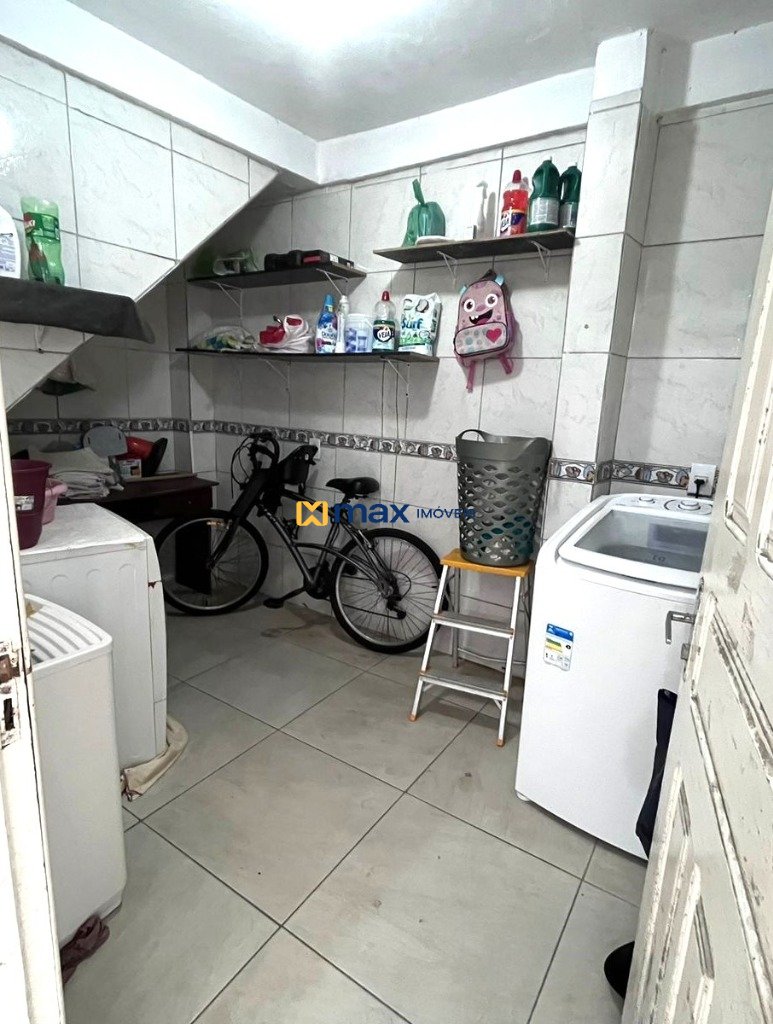 Casa à venda no Centro: Lavanderia