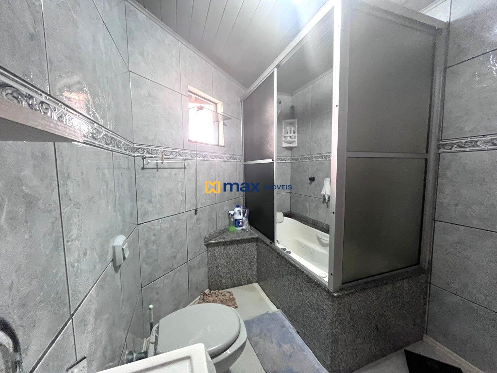 Casa à venda no Centro: Banheiro da suíte master