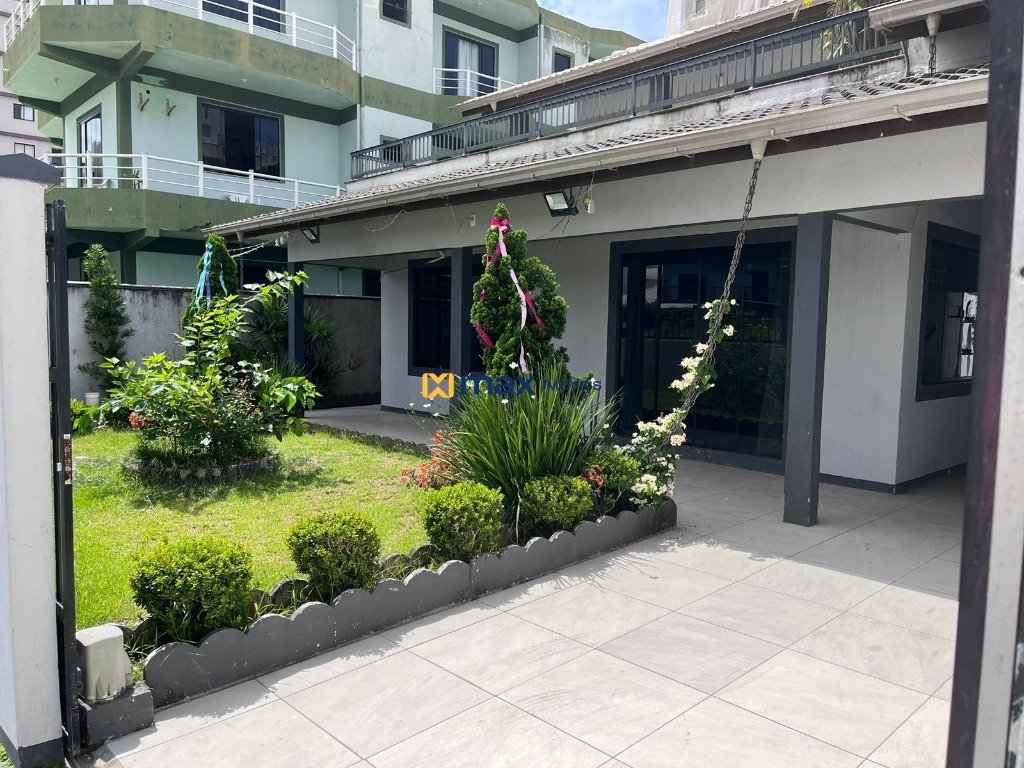 Casa à venda no Centro: Jardim