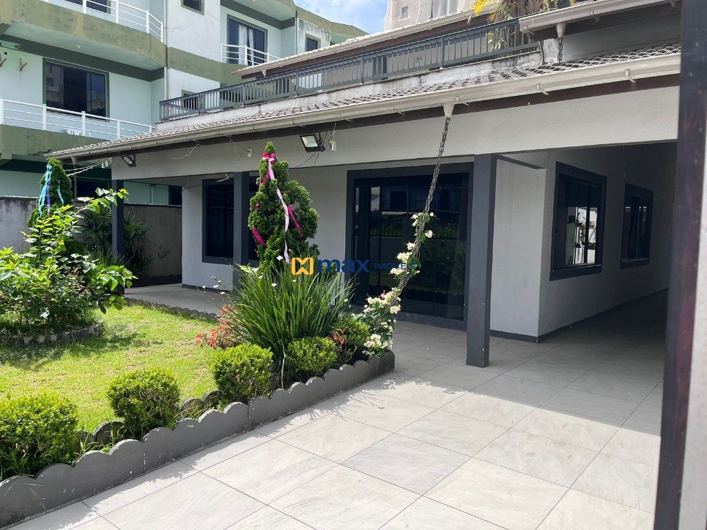 Casa à venda no Centro: Jardim