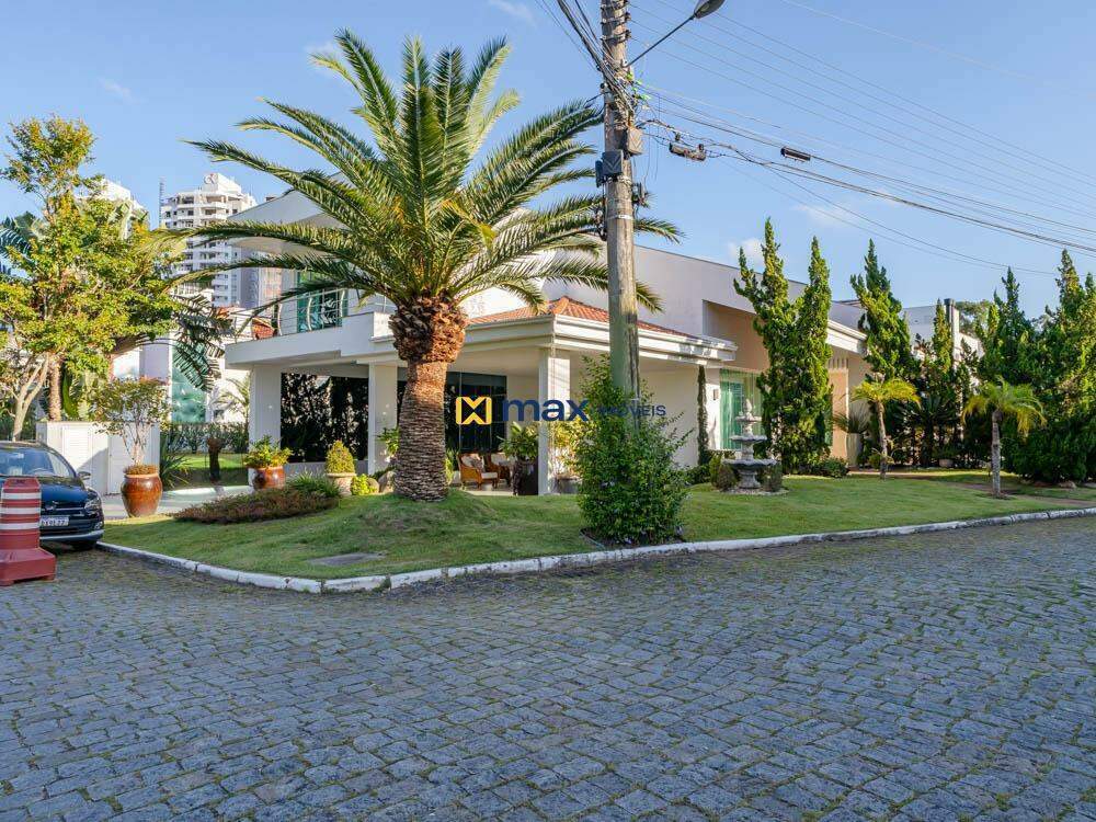 Casa à venda no Praia Brava: Fachada