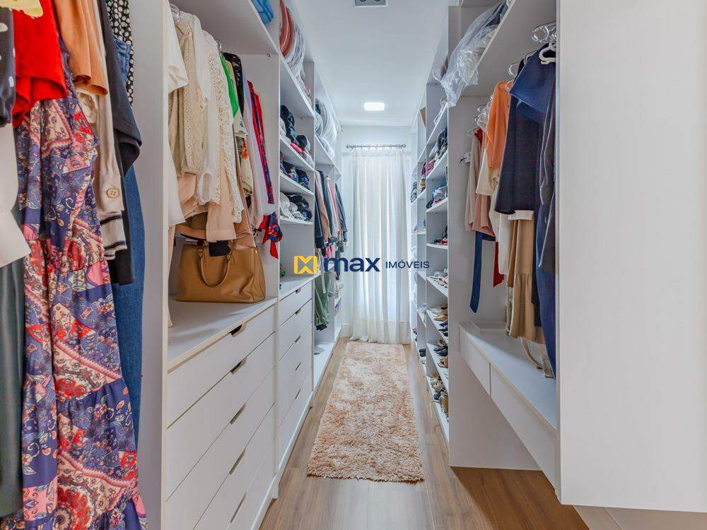 Casa à venda no Praia Brava: Closet suíte 2