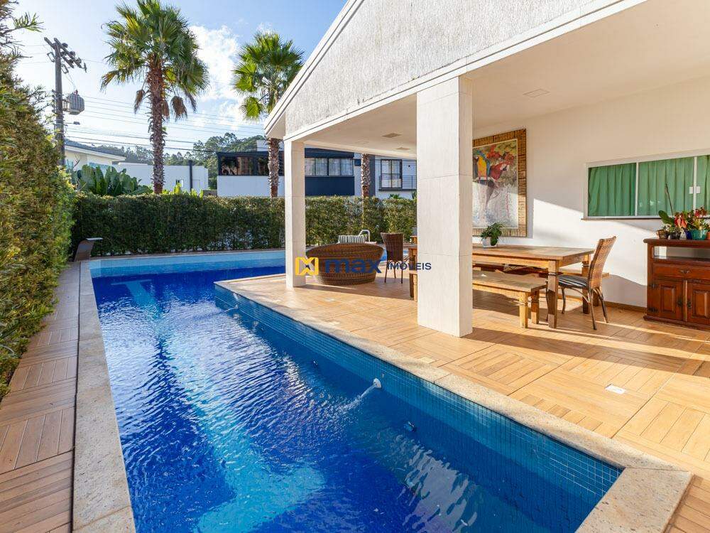 Casa à venda no Praia Brava: Área externa