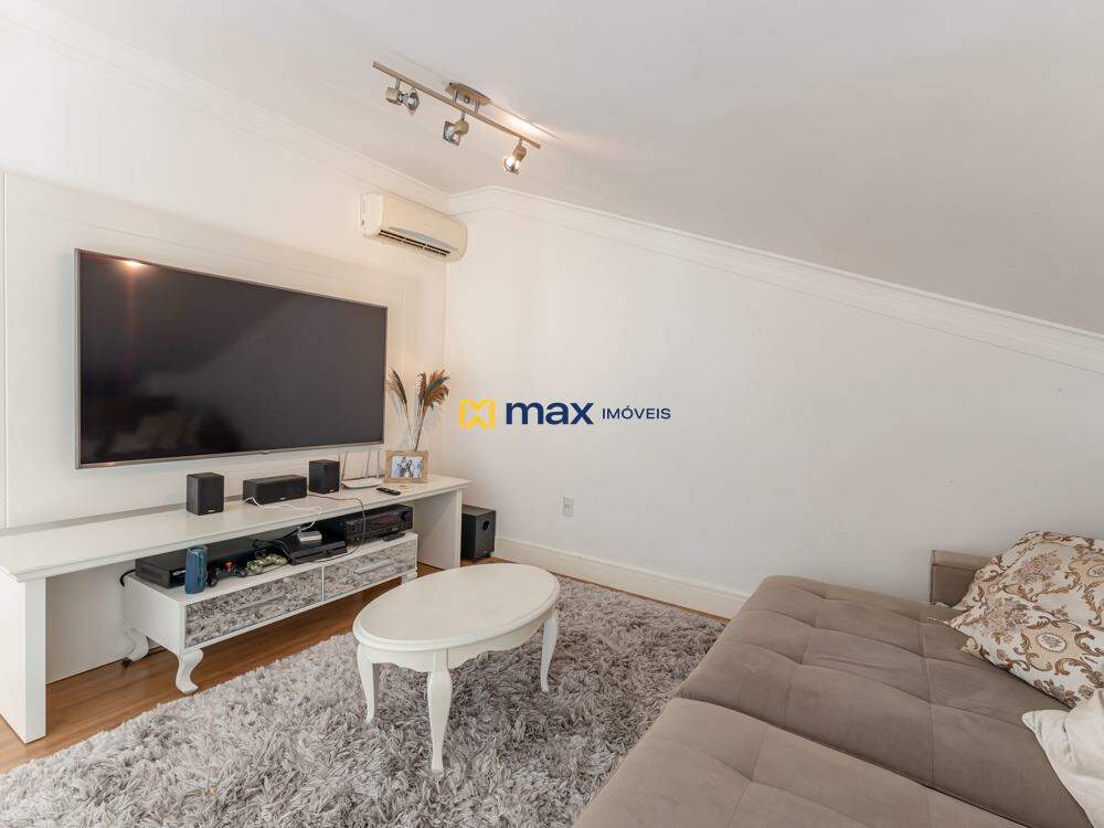 Casa à venda no Praia Brava: Sala de TV