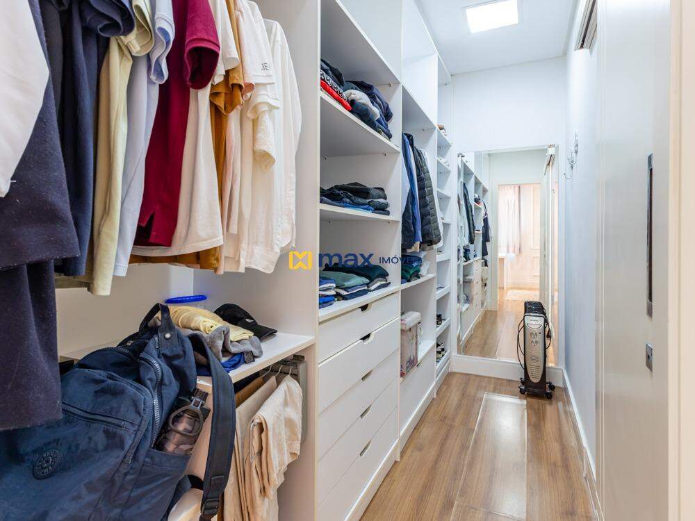 Casa à venda no Praia Brava: Closet suíte 3