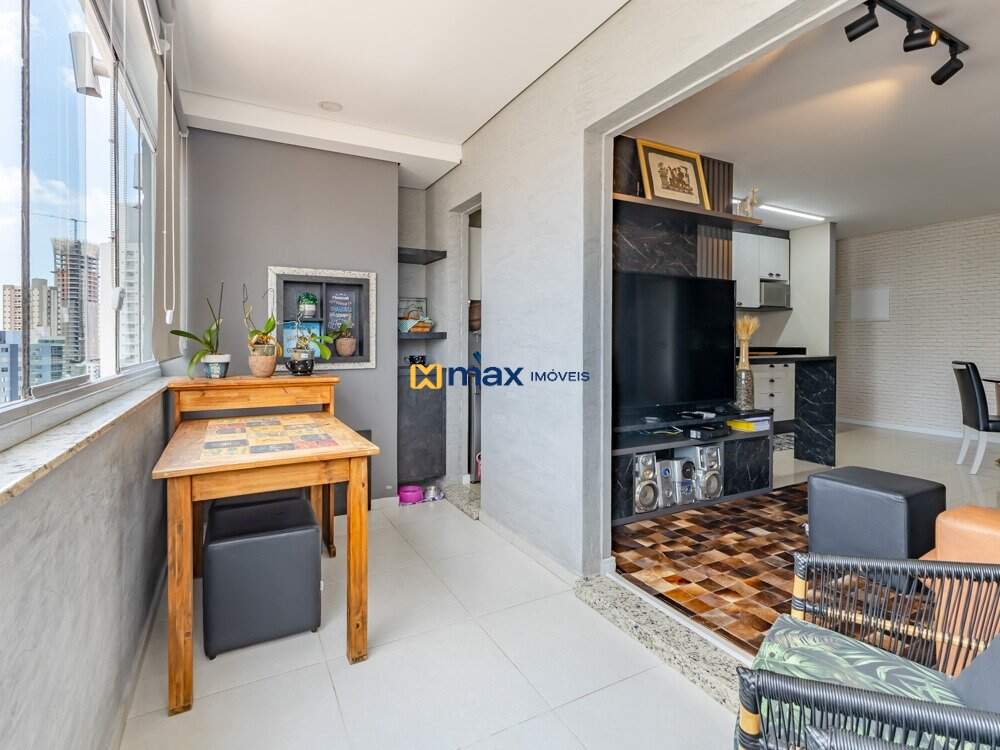 Apartamento à venda no Centro: Sacada com churrasqueira