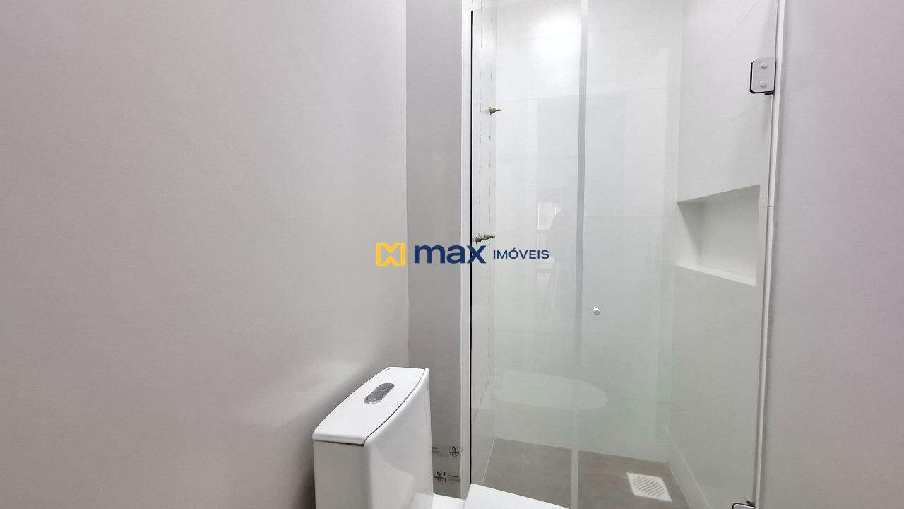 Apartamento à venda no Fazenda: Banheiro social