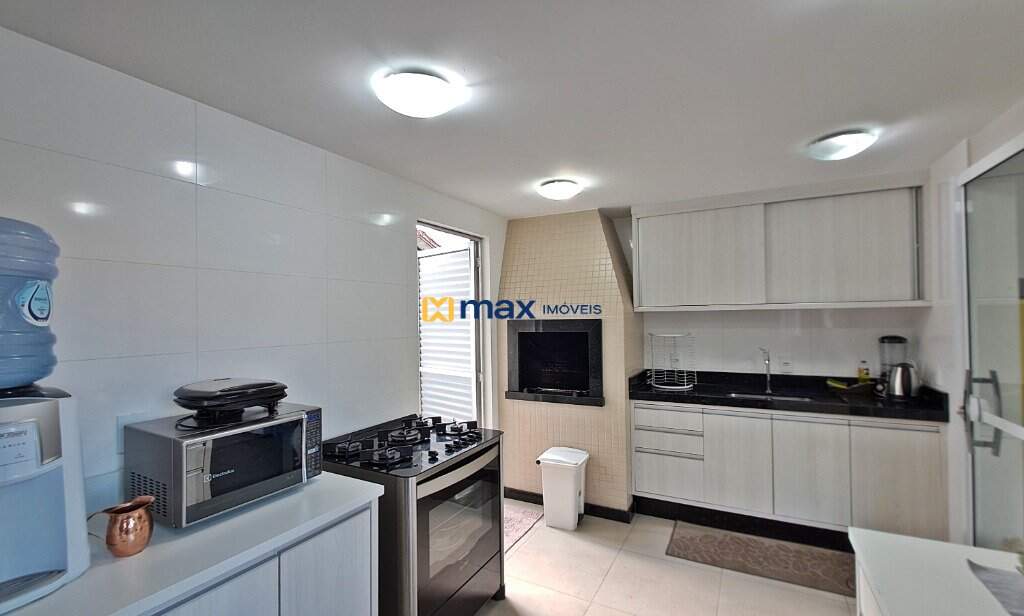 Casa Comercial à venda no Centro: (parte residencial fundos) Cozinha