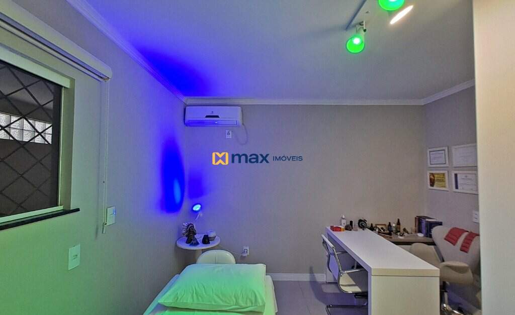 Casa Comercial à venda no Centro: 