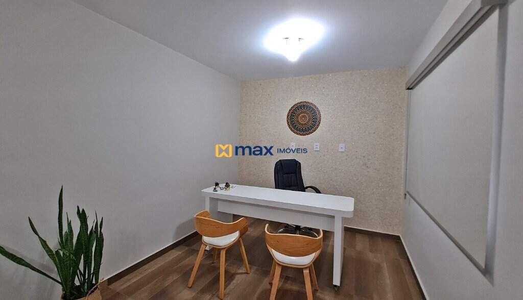 Casa Comercial à venda no Centro: Consultório 1 Piso Superior