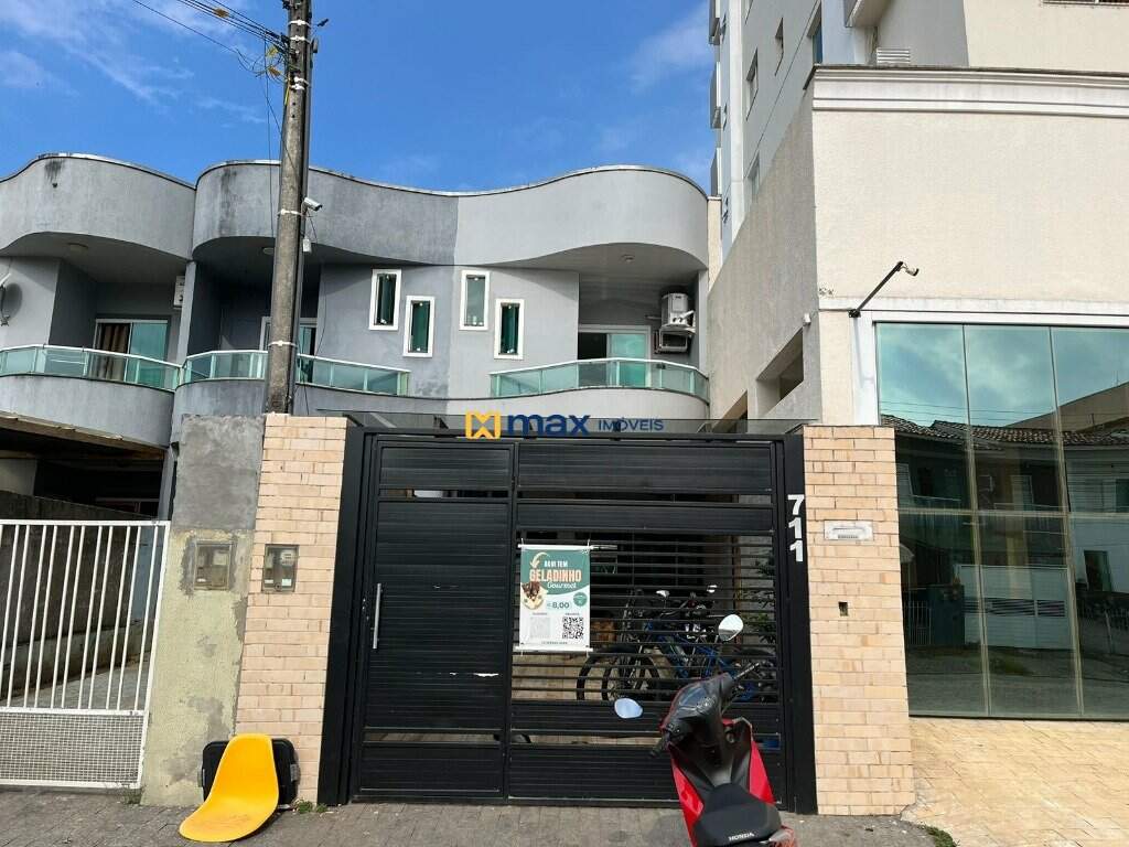 Casa à venda no Centro: 