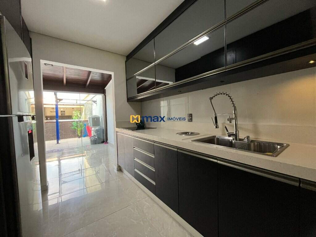 Casa à venda no Centro: