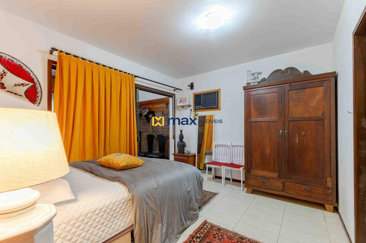 Casa à venda no Fazenda: Suíte térreo