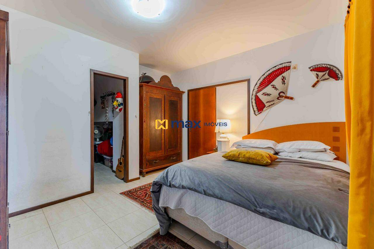 Casa à venda no Fazenda: Suíte térreo