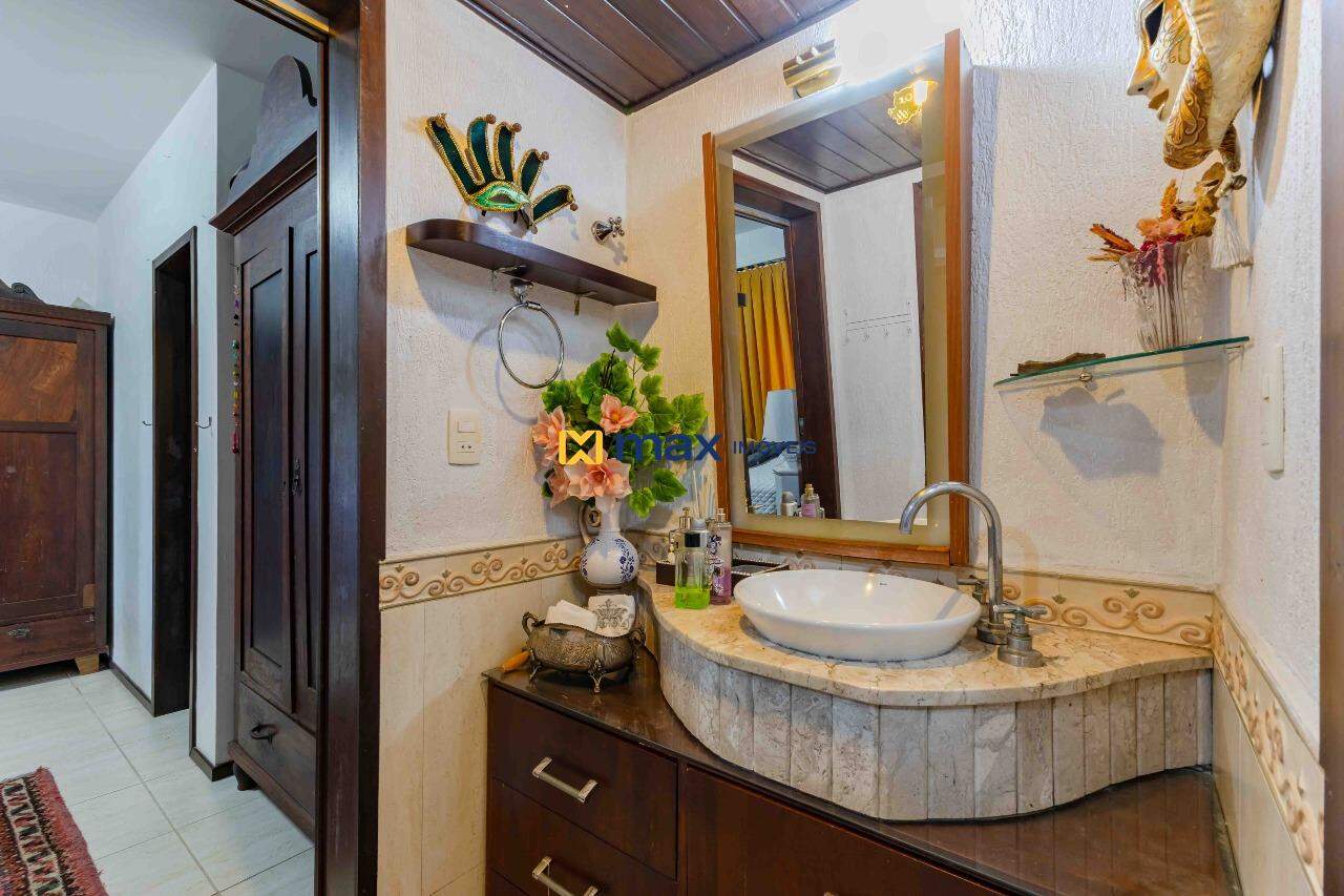 Casa à venda no Fazenda: Banheiro suíte térreo