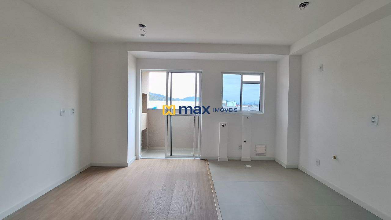 Apartamento à venda no Cordeiros: Living integrado