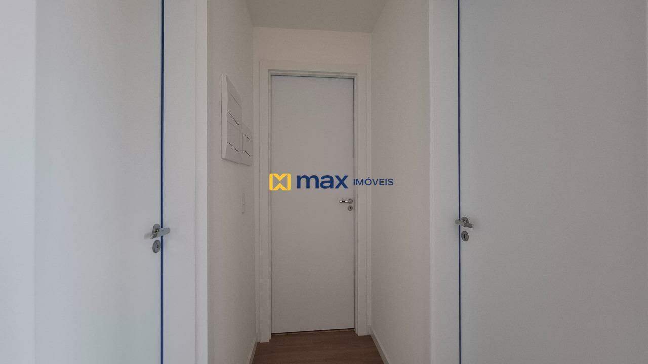 Apartamento à venda no Cordeiros: Corredor