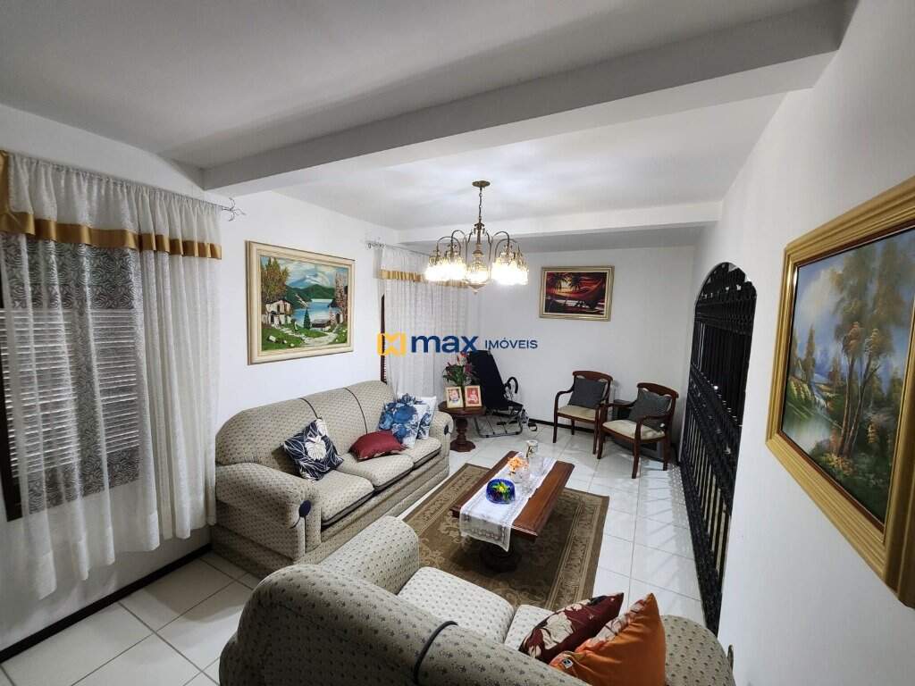 Casa à venda no Centro: Sala de estar