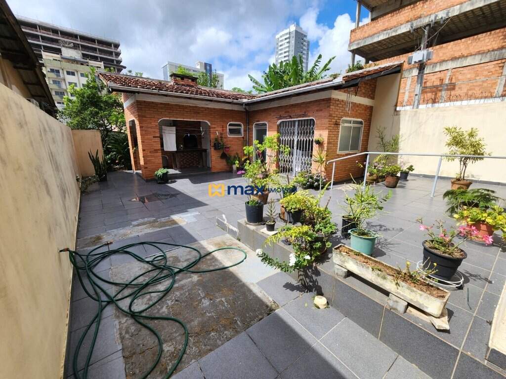 Casa à venda no Centro: Área externa