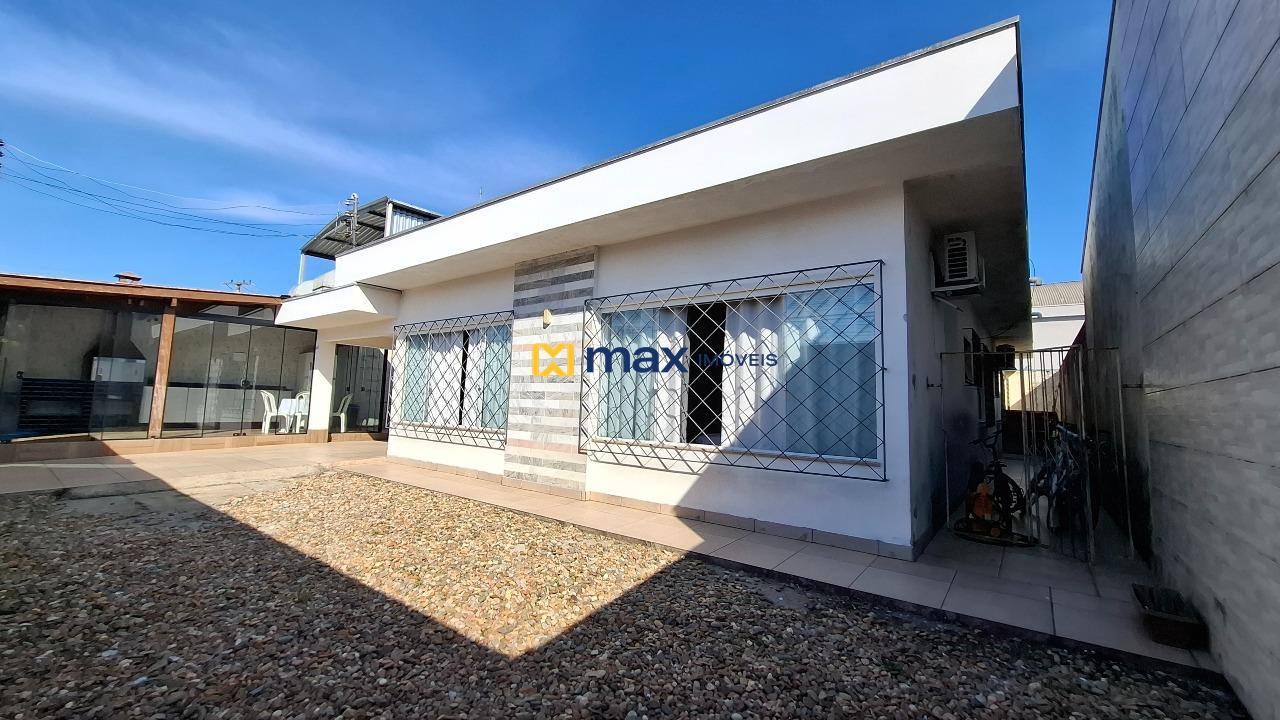 Casa à venda no São João: Fachada