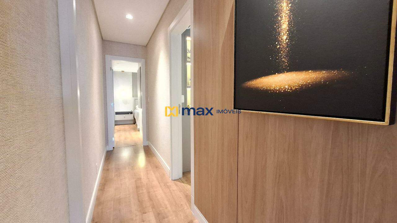Apartamento à venda no Praia Brava: Corredor