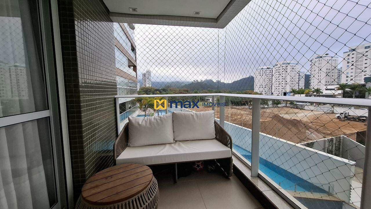 Apartamento à venda no Praia Brava: Sacada com churrasqueira