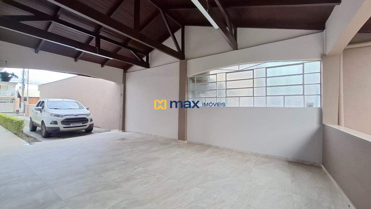 Casa à venda no Cordeiros: Garagem