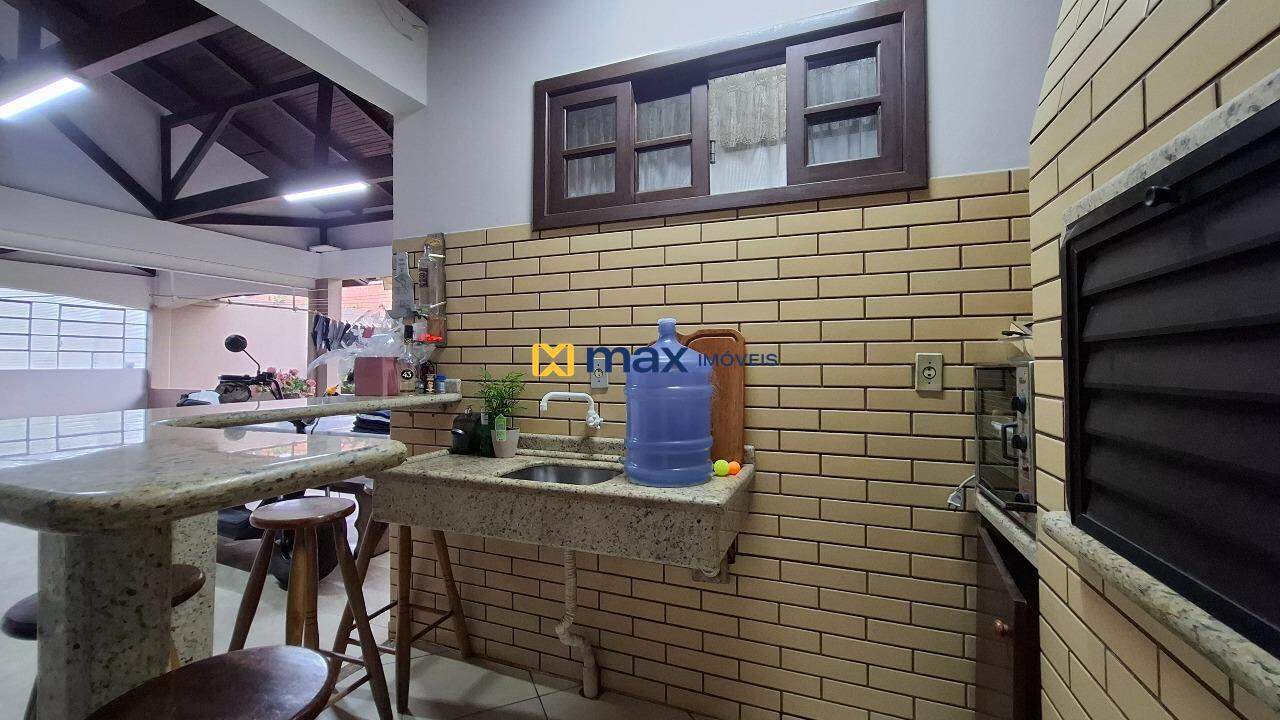 Casa à venda no Cordeiros: Churrasqueira
