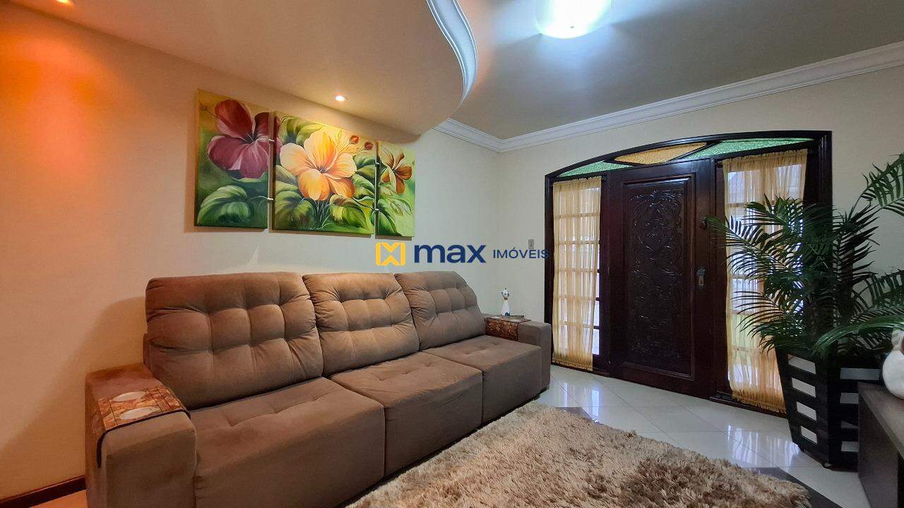 Casa à venda no Cordeiros: Sala de estar
