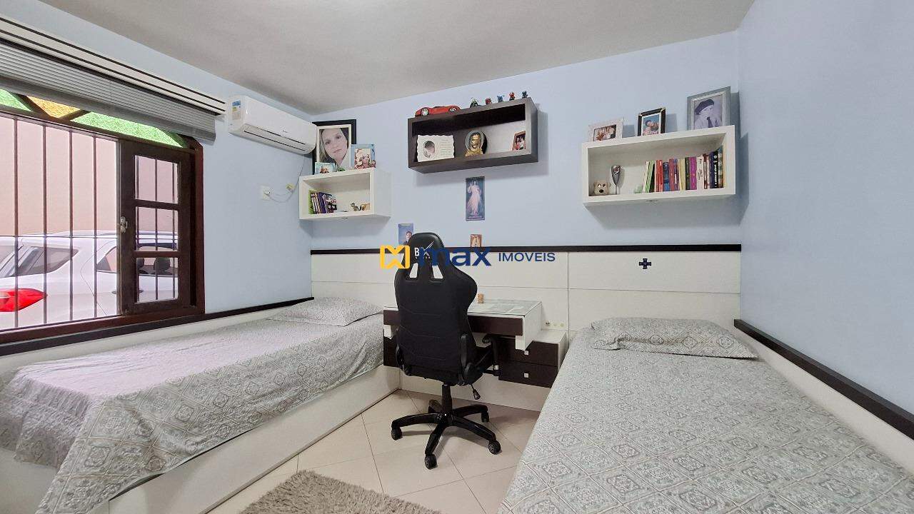 Casa à venda no Cordeiros: Dormitório 2