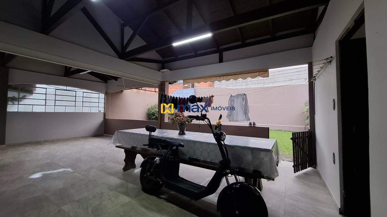 Casa à venda no Cordeiros: Área externa