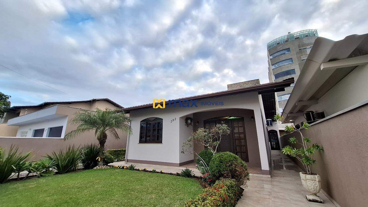 Casa à venda no Cordeiros: Fachada