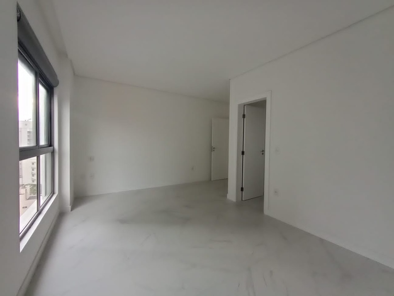 Apartamento à venda no Pioneiros: 