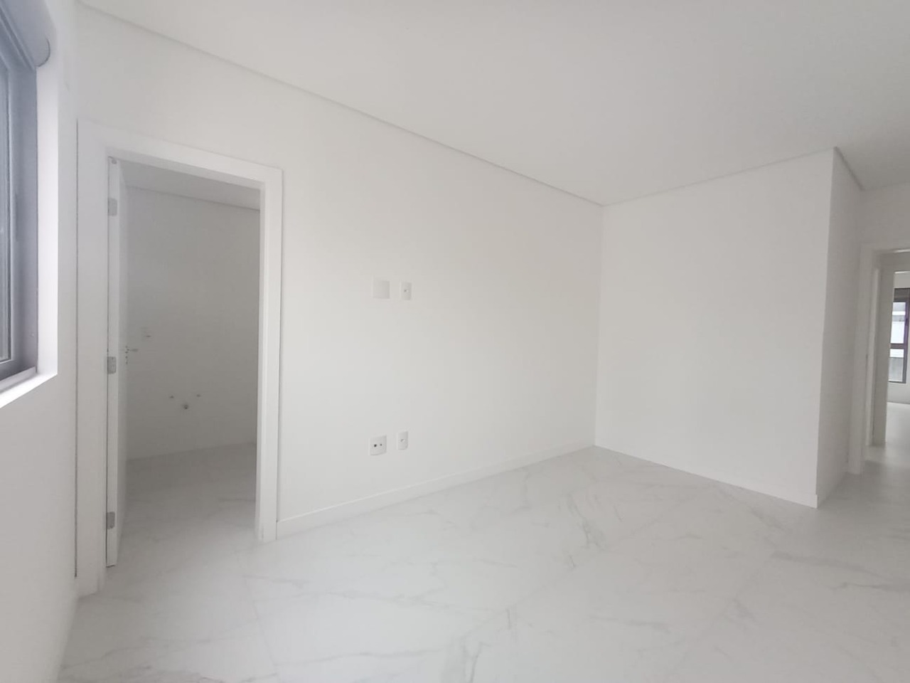 Apartamento à venda no Pioneiros: 