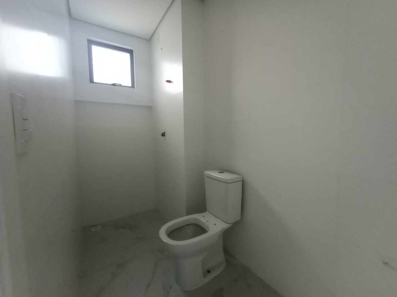 Apartamento à venda no Pioneiros: 