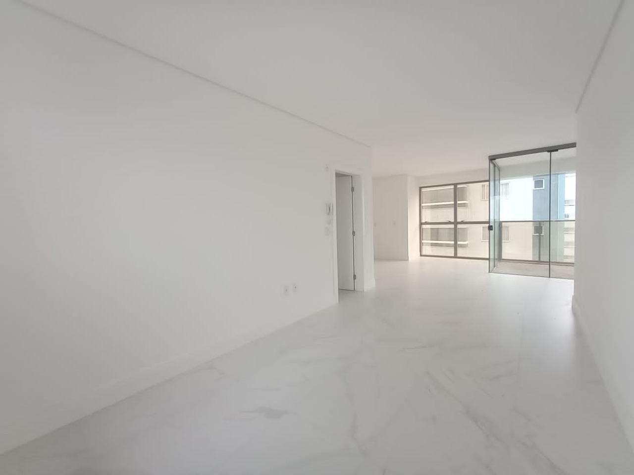 Apartamento à venda no Pioneiros: 