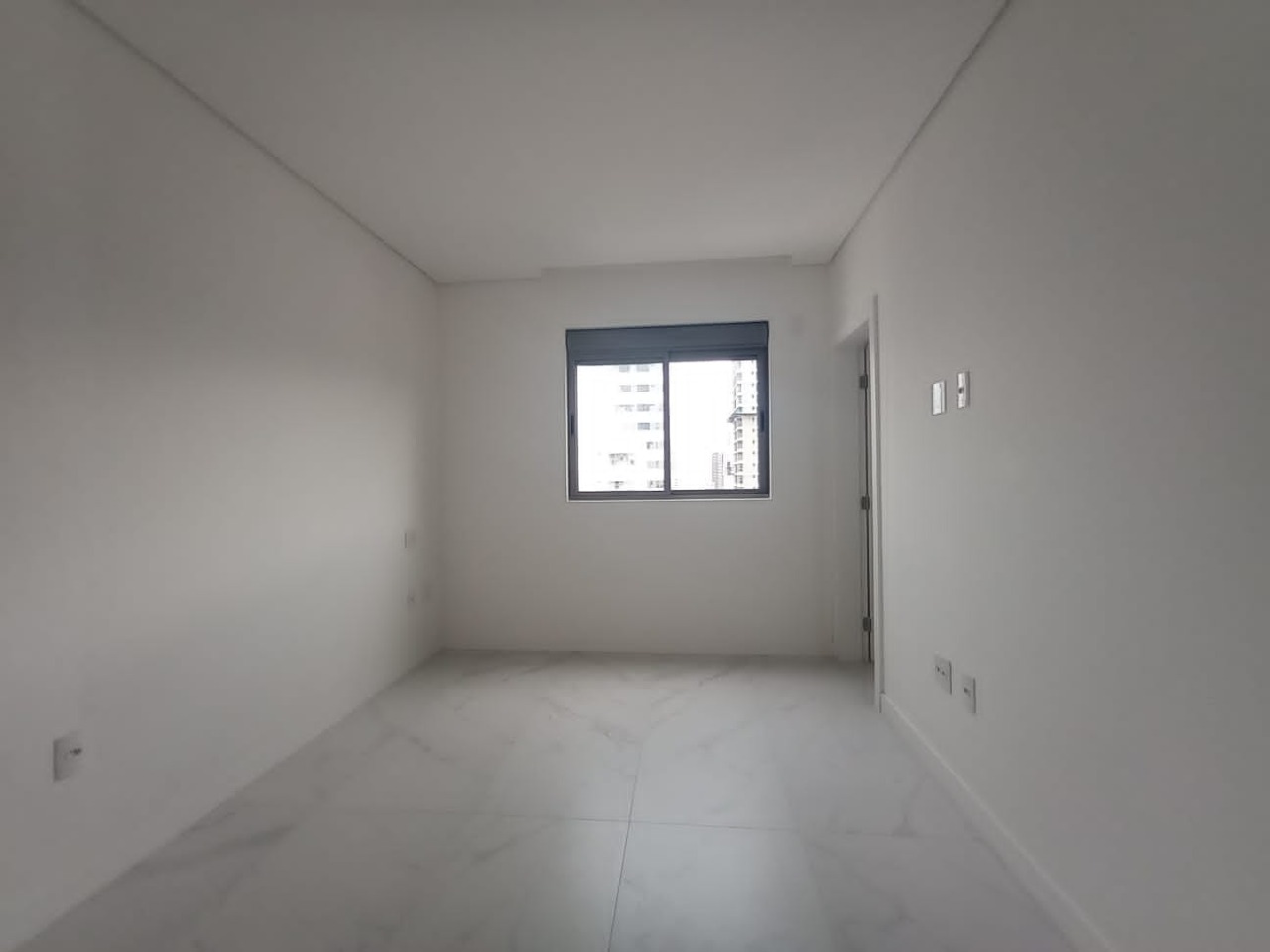 Apartamento à venda no Pioneiros: 