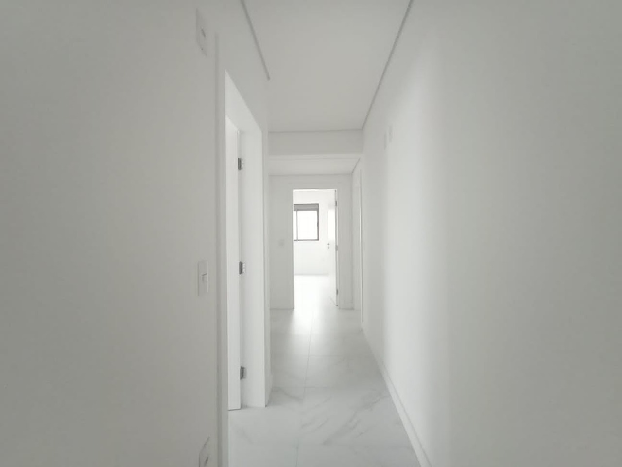 Apartamento à venda no Pioneiros: 