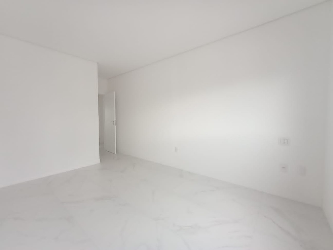 Apartamento à venda no Pioneiros: 