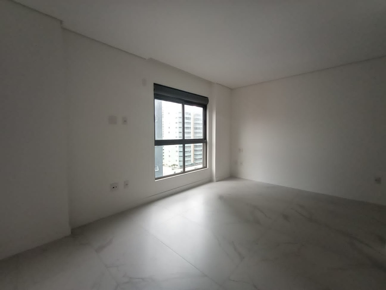 Apartamento à venda no Pioneiros: 