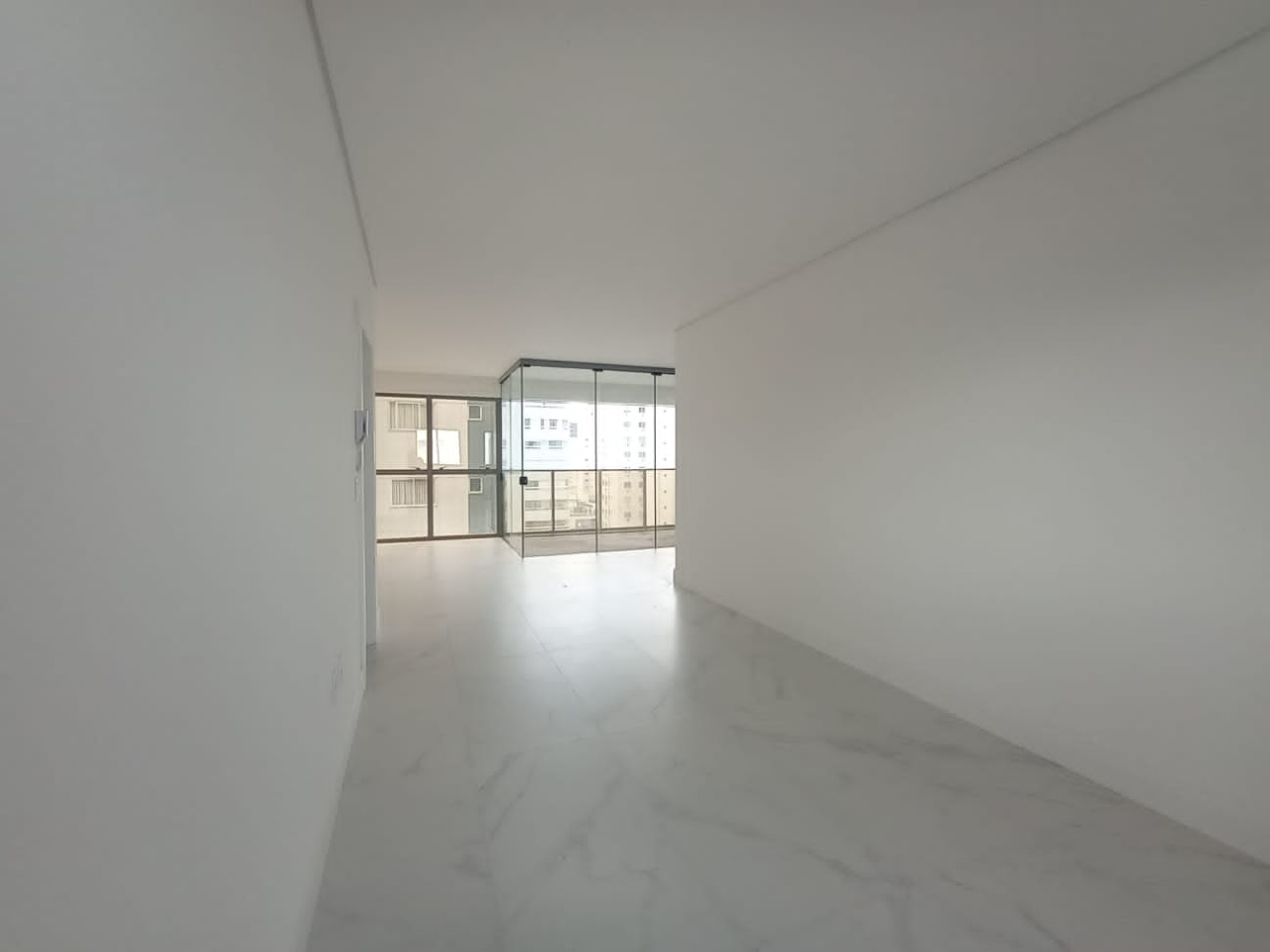 Apartamento à venda no Pioneiros: 