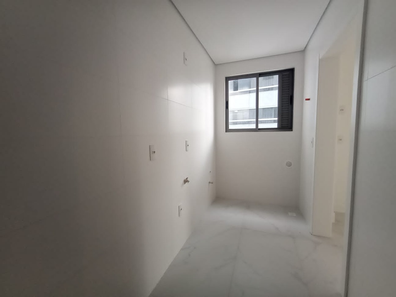 Apartamento à venda no Pioneiros: 