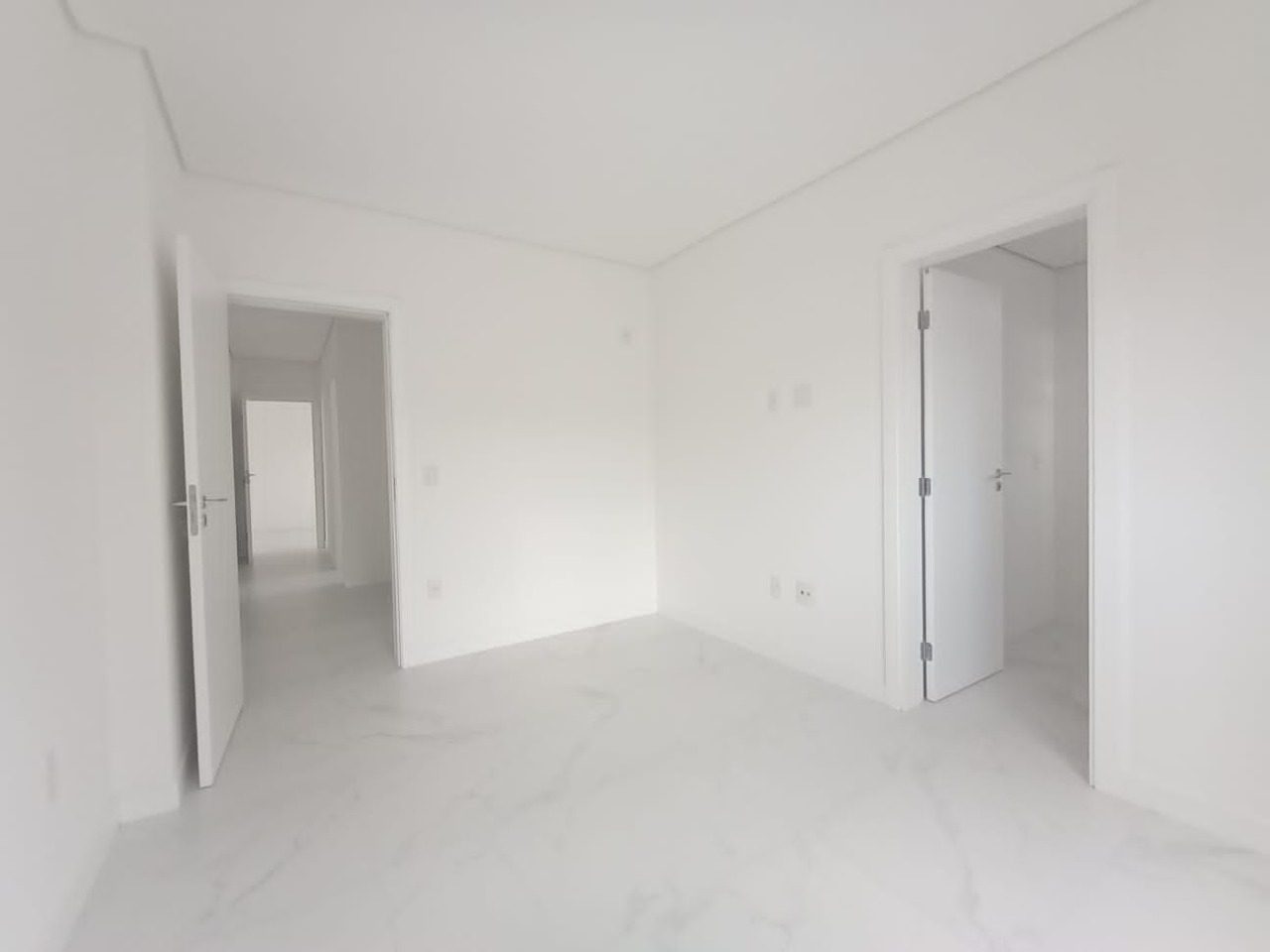 Apartamento à venda no Pioneiros: 