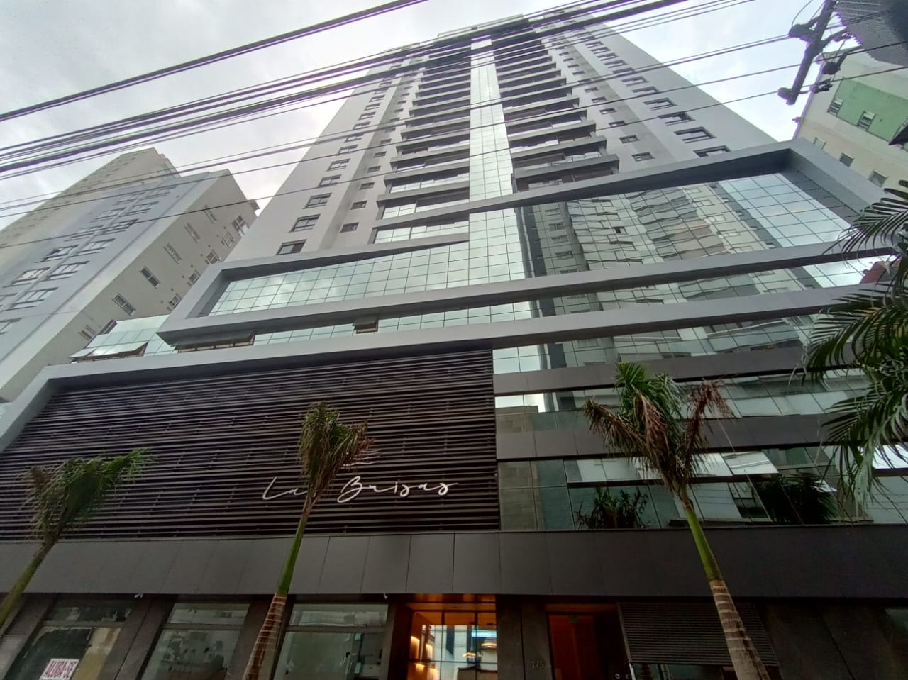 Apartamento à venda no Pioneiros: 