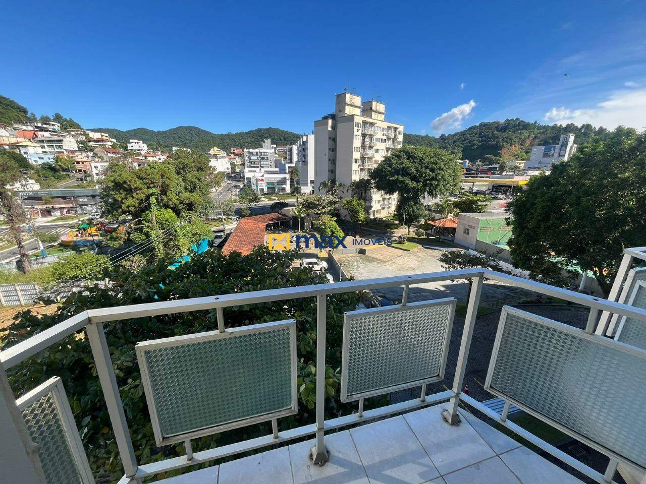 Apartamento para aluguel no Pioneiros: 
