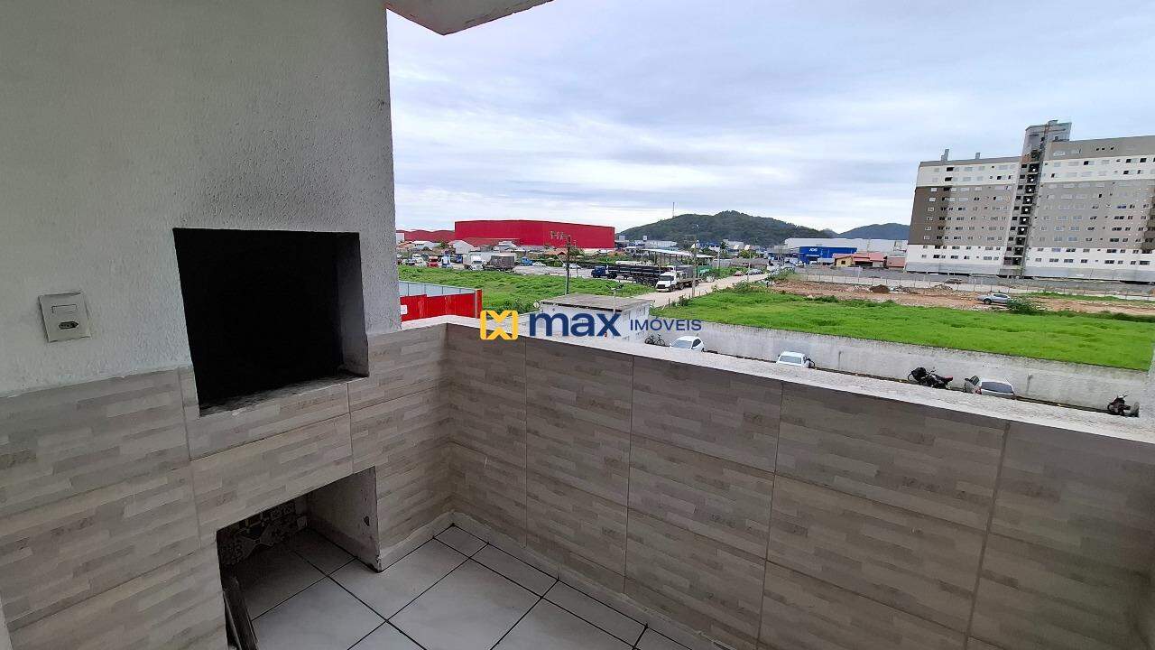 Apartamento para aluguel no Cordeiros: Sacada