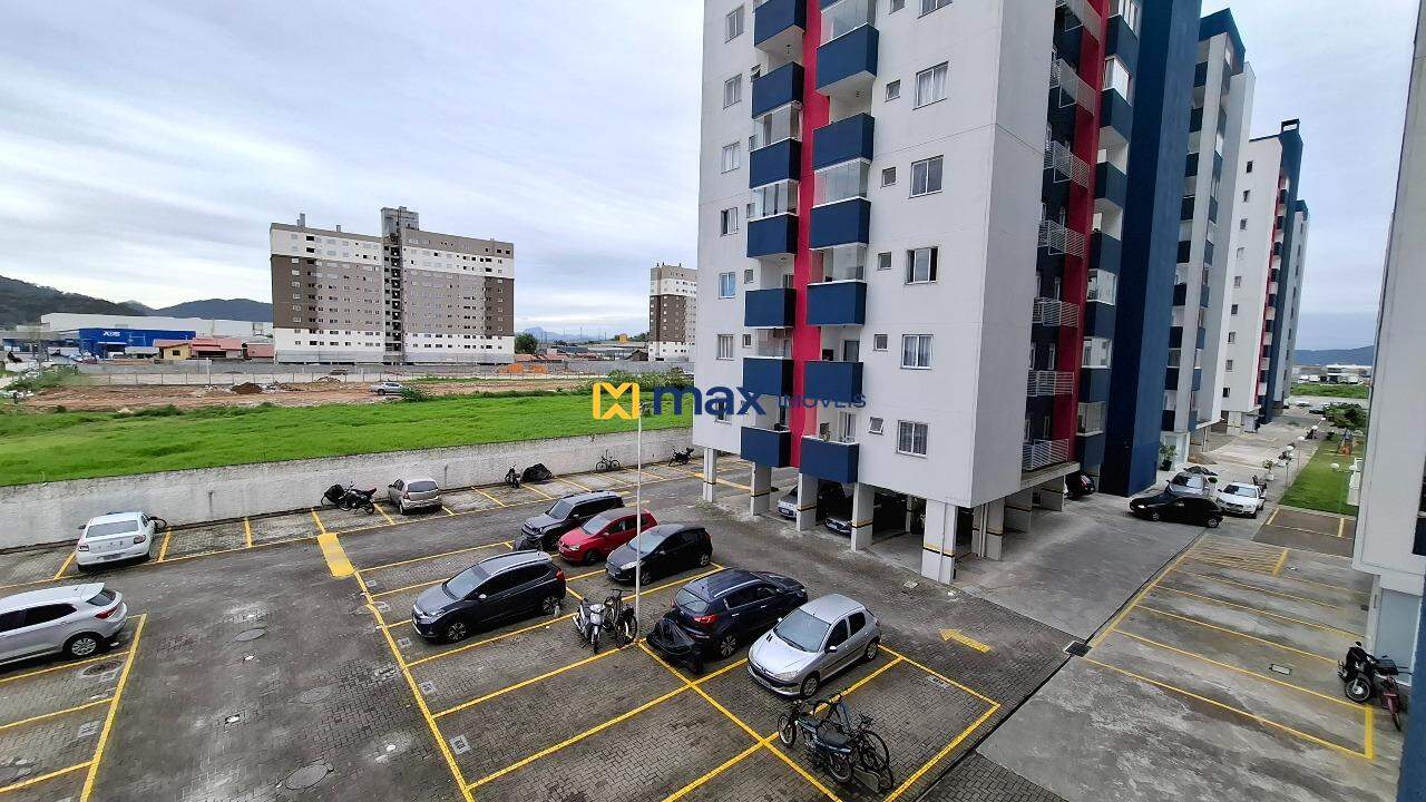 Apartamento para aluguel no Cordeiros: Vista Sacada