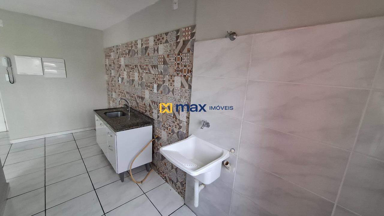 Apartamento para aluguel no Cordeiros: Cozinha/ Lavanderia